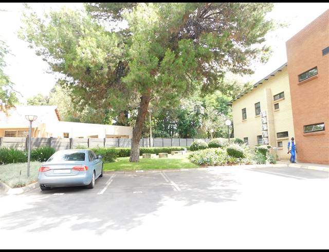 122M² OFFICE TO LET IN RANDPARK RIDGE